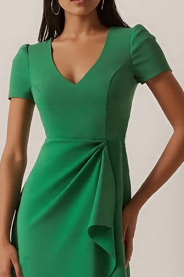 Robe de travail midi en satin vert à volants